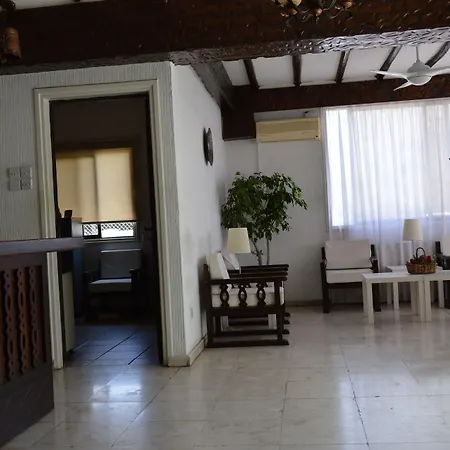Lordos Apts Ξενοδοχείο με διαμερίσματα 4*