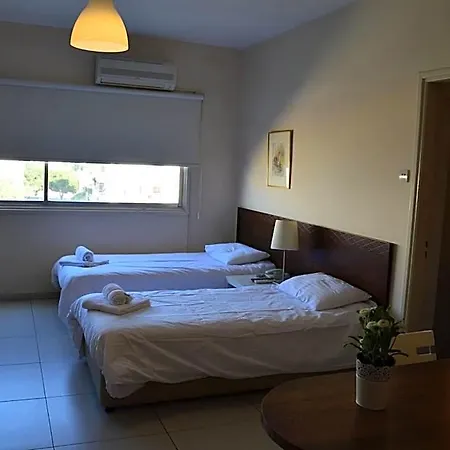 Aparthotel Lordos Apts