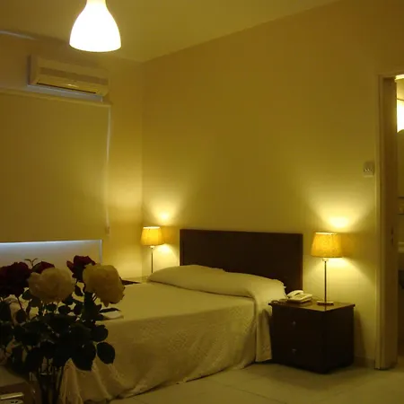 Ξενοδοχείο με διαμερίσματα Lordos Apts